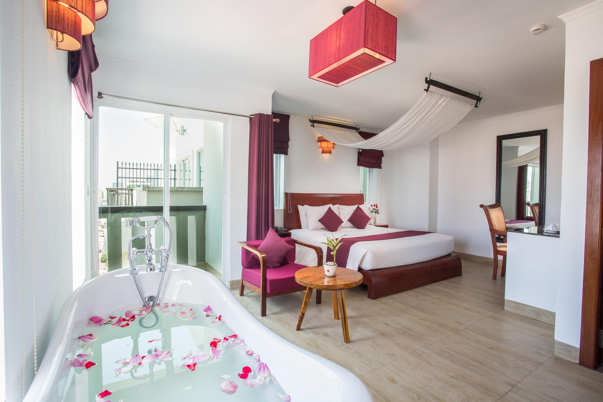 V Hotel Пном Пен Екстериор снимка
