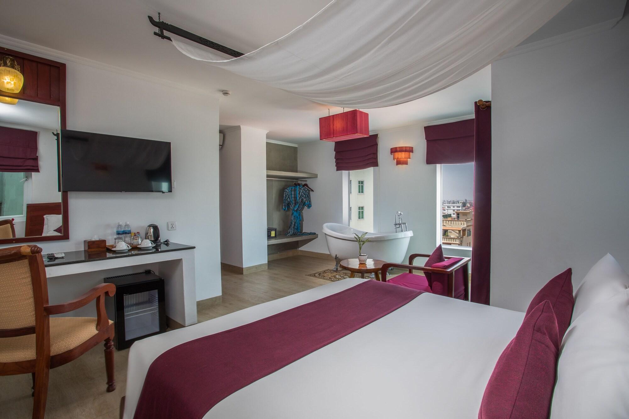 V Hotel Пном Пен Екстериор снимка