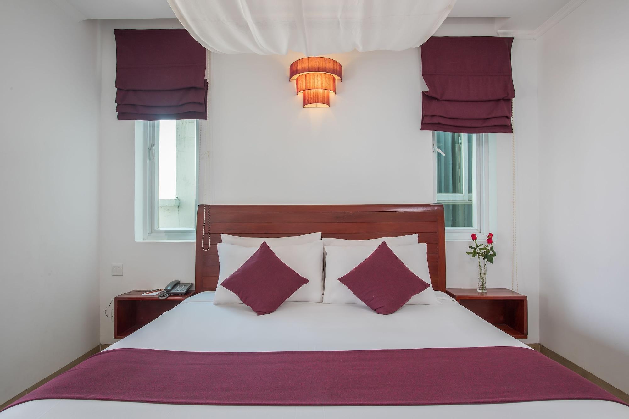 V Hotel Пном Пен Екстериор снимка