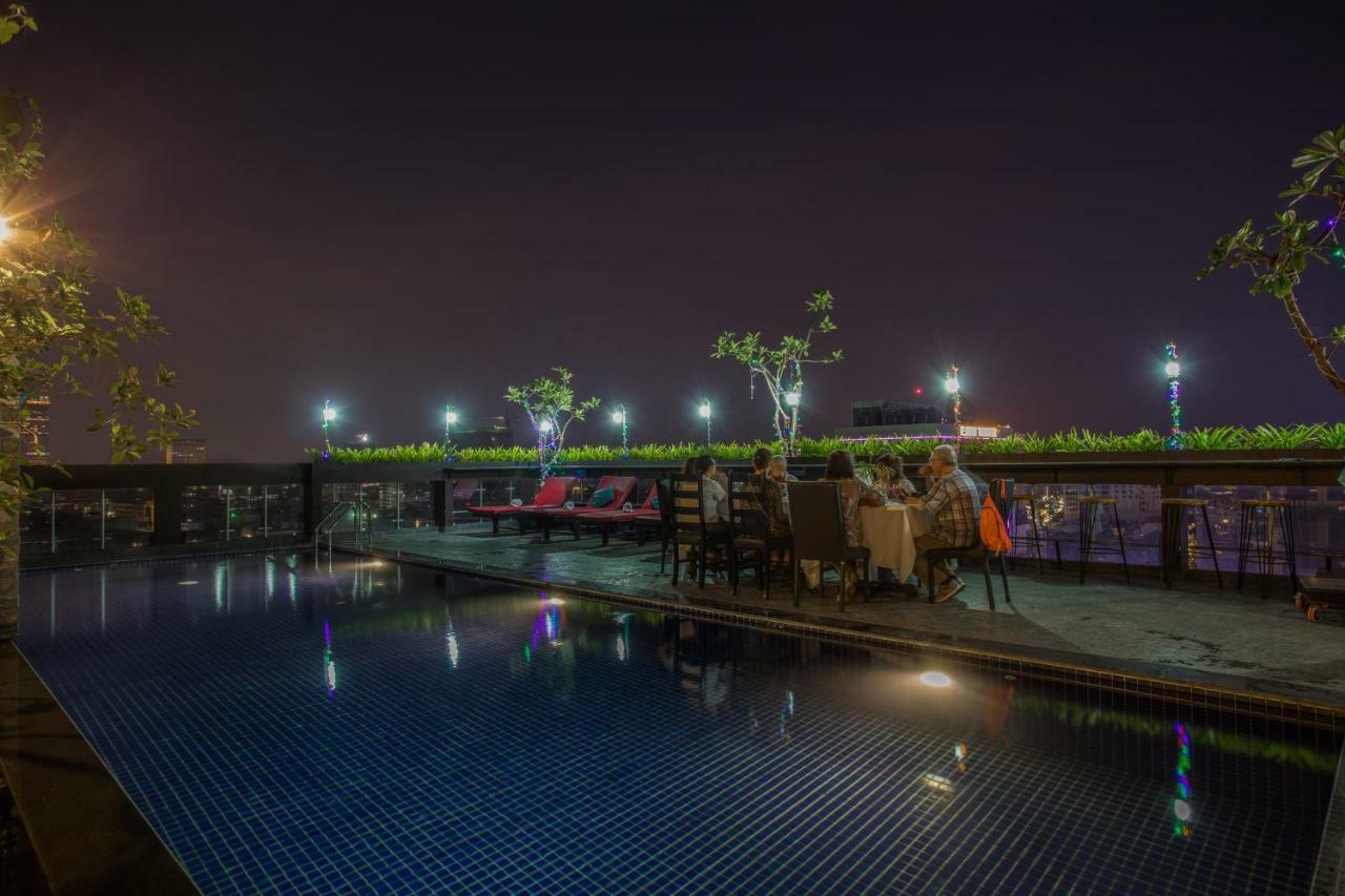 V Hotel Пном Пен Екстериор снимка