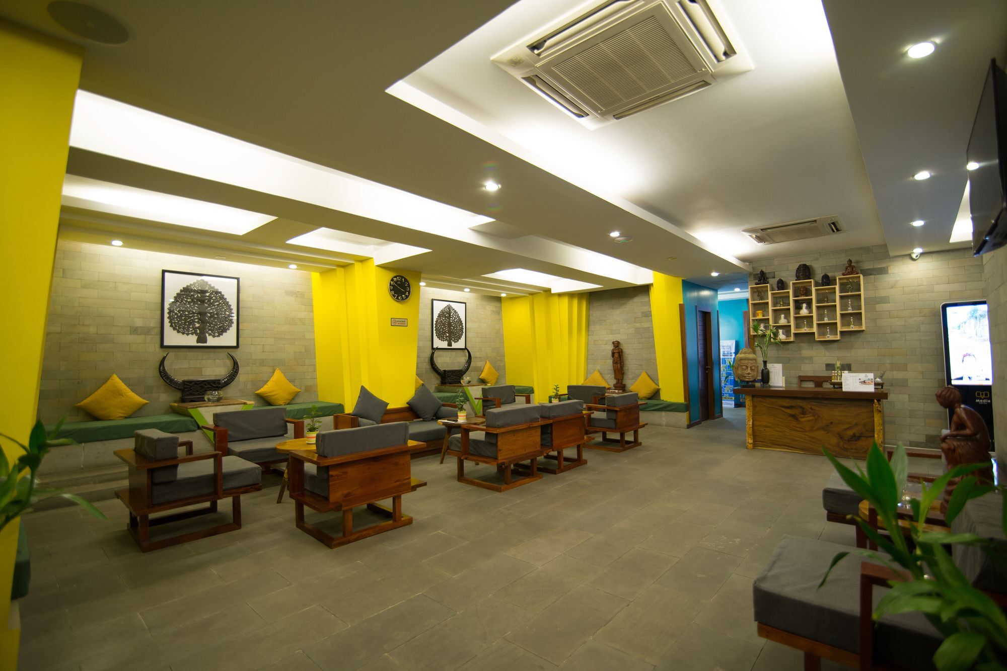 V Hotel Пном Пен Екстериор снимка